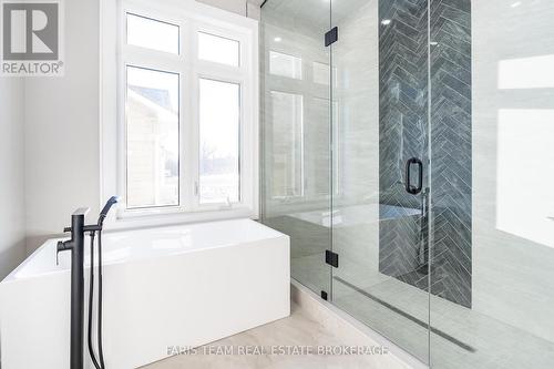 9 Dock Lane, Tay, ON - Indoor Photo Showing Bathroom