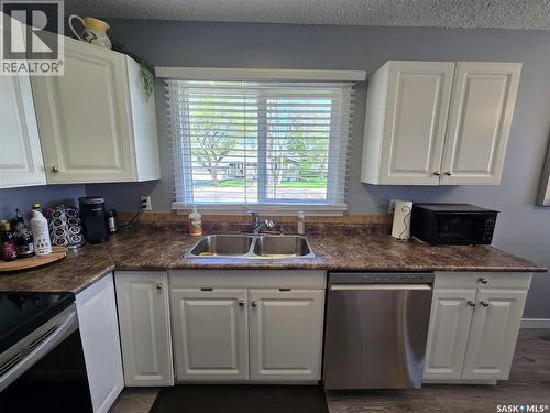 996 Bradshaw Place, Prince Albert, SK - Indoor Photo Showing Kitchen With Double Sink