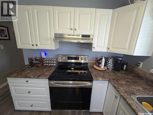 996 Bradshaw Place, Prince Albert, SK - Indoor Photo Showing Kitchen