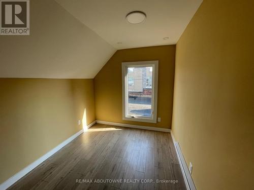 759 Barton Street E, Hamilton, ON - Indoor Photo Showing Other Room