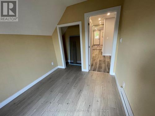 759 Barton Street E, Hamilton, ON - Indoor Photo Showing Other Room