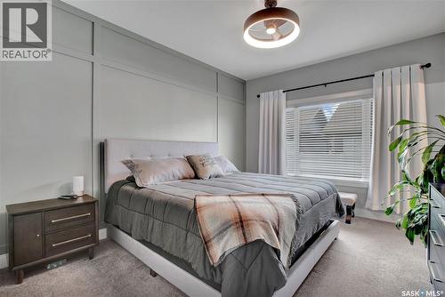 2 437 Palmer Crescent, Warman, SK - Indoor Photo Showing Bedroom