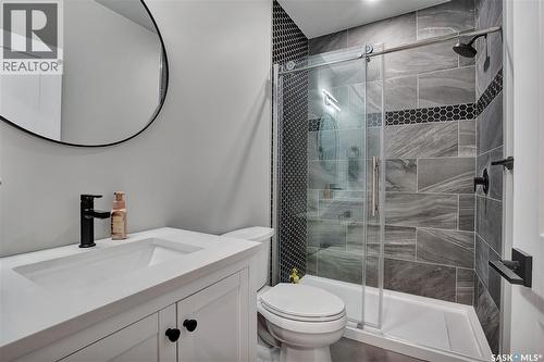 2 437 Palmer Crescent, Warman, SK - Indoor Photo Showing Bathroom