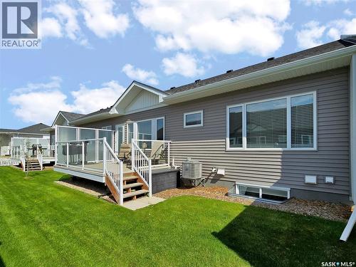 2 437 Palmer Crescent, Warman, SK - Outdoor