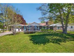 49 McIntosh ST Miramichi, NB E1N 2B3