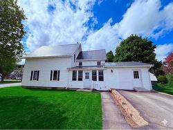 128 Houlton ST Woodstock, NB E7M 1Y9