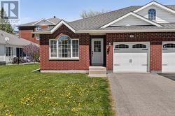157 STEACY GARDENS E Brockville, ON K6V 0B5