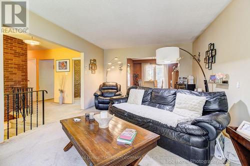 1583 Otterby Road, Mississauga, ON - Indoor Photo Showing Living Room