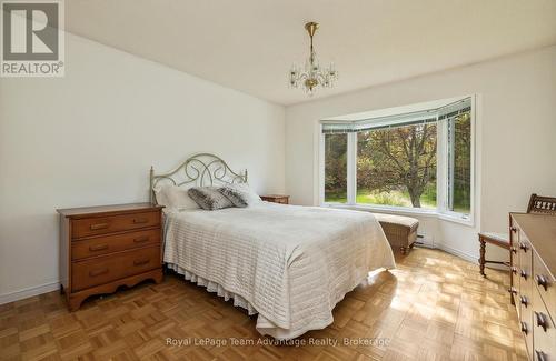 22 Silver Birch Circle, Mckellar, ON - Indoor Photo Showing Bedroom