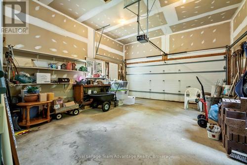 22 Silver Birch Circle, Mckellar, ON - Indoor Photo Showing Garage