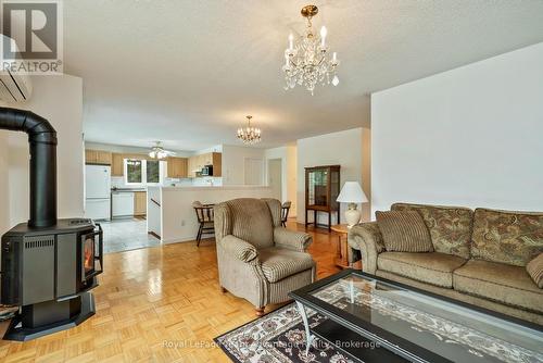 22 Silver Birch Circle, Mckellar, ON - Indoor Photo Showing Living Room