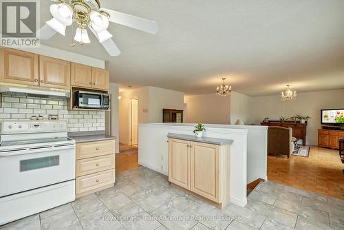 22 Silver Birch Circle, Mckellar, ON - Indoor Photo Showing Kitchen
