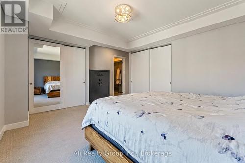 69 Donald Street, Ottawa, ON - Indoor Photo Showing Bedroom