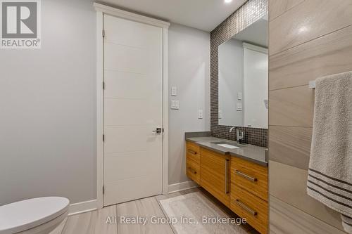 69 Donald Street, Ottawa, ON - Indoor Photo Showing Bathroom