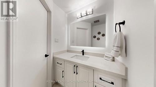 349 Banbury Road, Toronto, ON - Indoor Photo Showing Bathroom