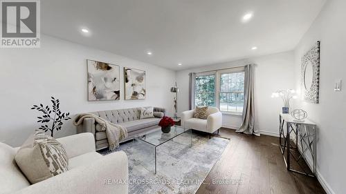 349 Banbury Road, Toronto, ON - Indoor Photo Showing Living Room
