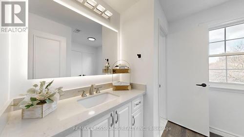 349 Banbury Road, Toronto, ON - Indoor Photo Showing Bathroom