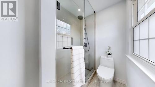 349 Banbury Road, Toronto, ON - Indoor Photo Showing Bathroom