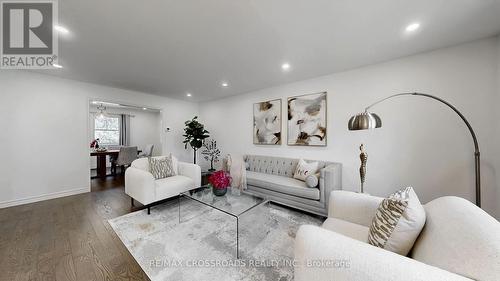 349 Banbury Road, Toronto, ON - Indoor Photo Showing Living Room