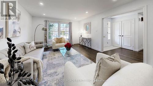 349 Banbury Road, Toronto, ON - Indoor Photo Showing Living Room