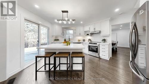 349 Banbury Road, Toronto, ON - Indoor Photo Showing Kitchen With Upgraded Kitchen