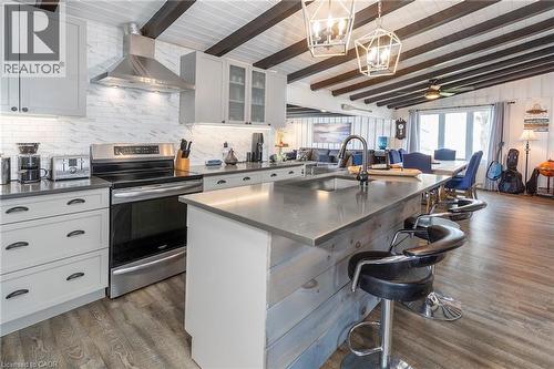 577 Edgewater Place, Dunnville, ON - Indoor Photo Showing Kitchen With Upgraded Kitchen
