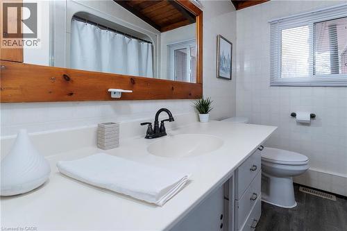 577 Edgewater Place, Dunnville, ON - Indoor Photo Showing Bathroom