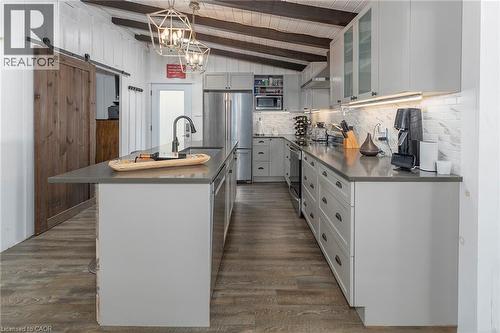 577 Edgewater Place, Dunnville, ON - Indoor Photo Showing Kitchen With Upgraded Kitchen