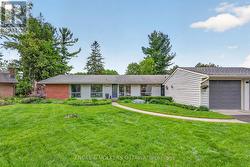 35 RIOPELLE COURT  Ottawa, ON K2K 1J2