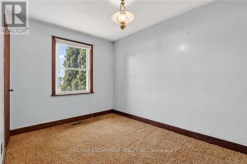 2883 South Grimsby Rd 10, Grimsby, ON - Indoor Photo Showing Other Room