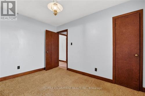 2883 South Grimsby Rd 10, Grimsby, ON - Indoor Photo Showing Other Room