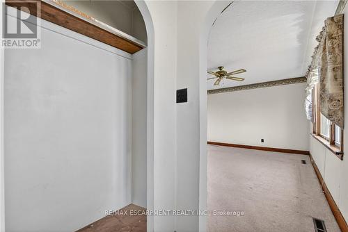 2883 South Grimsby Rd 10, Grimsby, ON - Indoor Photo Showing Other Room
