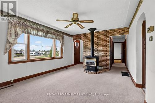 2883 South Grimsby Rd 10, Grimsby, ON - Indoor With Fireplace