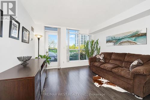 216 - 340 Watson Street W, Whitby, ON 