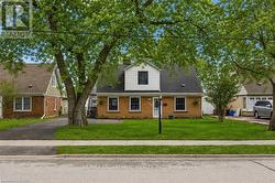 2074 CHURCHILL AVENUE  Burlington, ON L7R 3T7