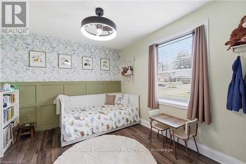 2074 Churchill Avenue, Burlington, ON - Indoor Photo Showing Bedroom