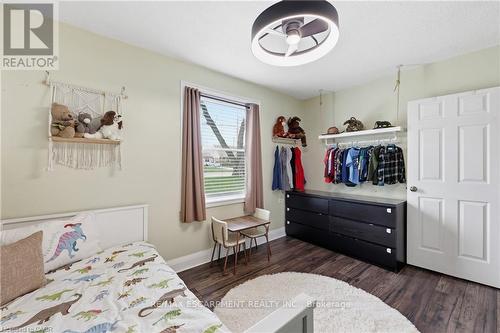 2074 Churchill Avenue, Burlington, ON - Indoor Photo Showing Bedroom