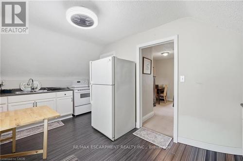 2074 Churchill Avenue, Burlington, ON - Indoor Photo Showing Kitchen