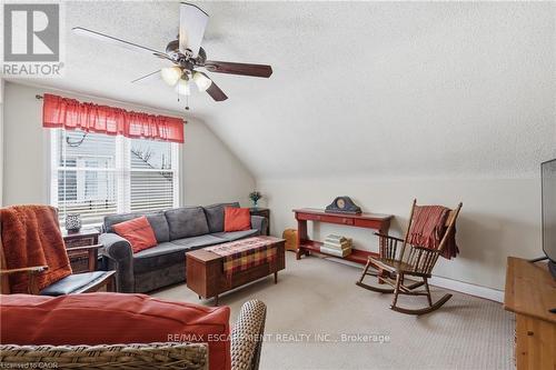 2074 Churchill Avenue, Burlington, ON - Indoor Photo Showing Living Room