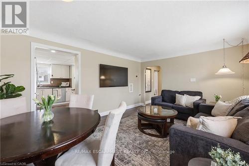 2074 Churchill Avenue, Burlington, ON - Indoor