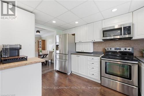 2074 Churchill Avenue, Burlington, ON - Indoor Photo Showing Kitchen