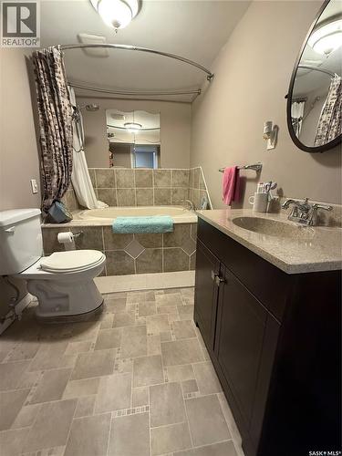 1920 Dyer Road, Estevan, SK - Indoor Photo Showing Bathroom