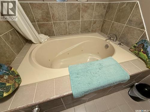 1920 Dyer Road, Estevan, SK - Indoor Photo Showing Bathroom