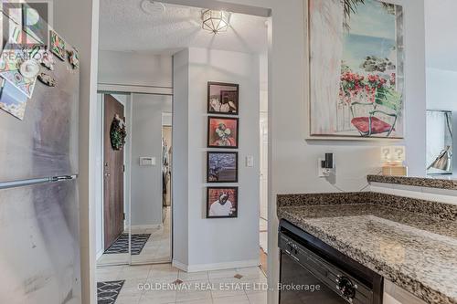 402 - 18 Pemberton Avenue, Toronto, ON - Indoor Photo Showing Bathroom