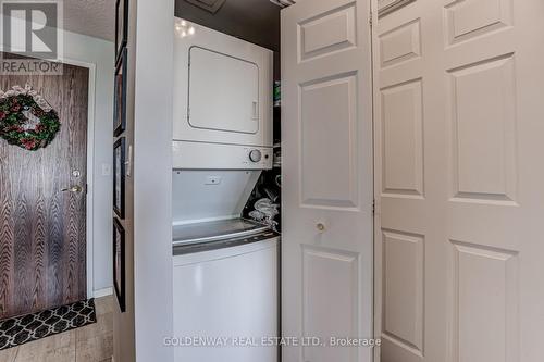 402 - 18 Pemberton Avenue, Toronto, ON - Indoor Photo Showing Laundry Room