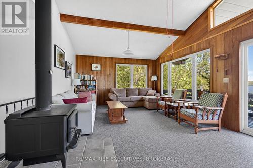 956 Roddick Lane, Leeds And The Thousand Islands, ON - Indoor Photo Showing Other Room