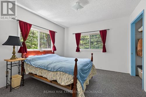 956 Roddick Lane, Leeds And The Thousand Islands, ON - Indoor Photo Showing Bedroom