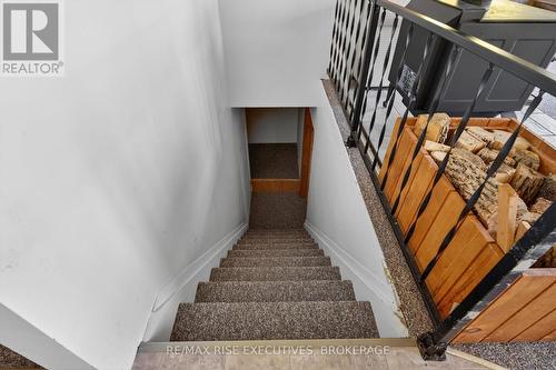 956 Roddick Lane, Leeds And The Thousand Islands, ON - Indoor Photo Showing Other Room
