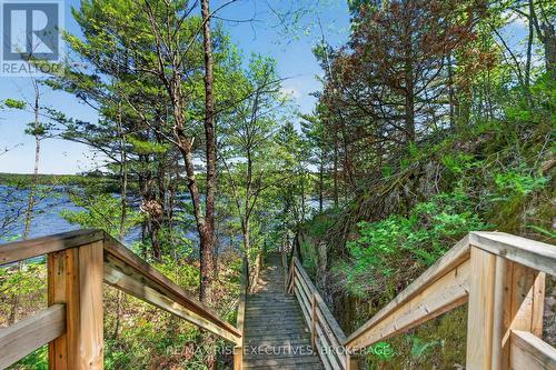 956 Roddick Lane, Leeds And The Thousand Islands, ON - Outdoor