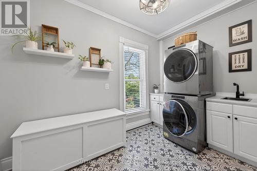 28 Wellington Street, St. Thomas, ON - Indoor Photo Showing Laundry Room